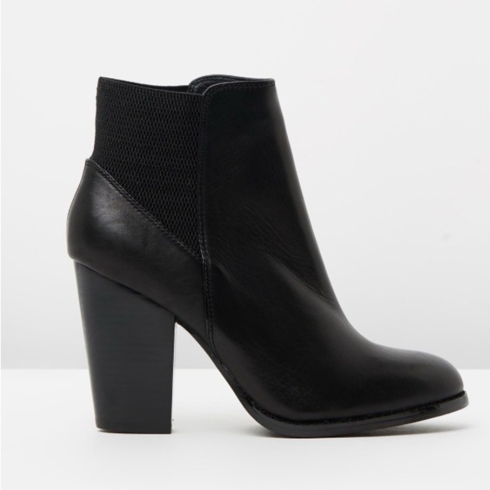 Aldo Elidia Leather Almond Toe Stacked Block Heel Ankle Boot Bootie